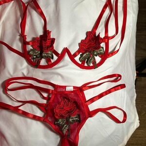 Red rose appliqué lingerie set
